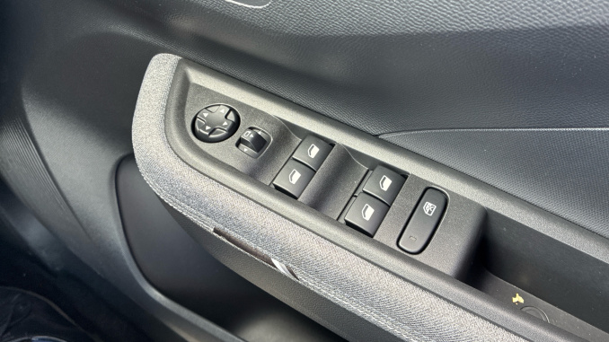 Vauxhall Frontera 1.2 Hybrid [110] Ultimate 5dr e-DCT6 Petrol Estate - Image 23